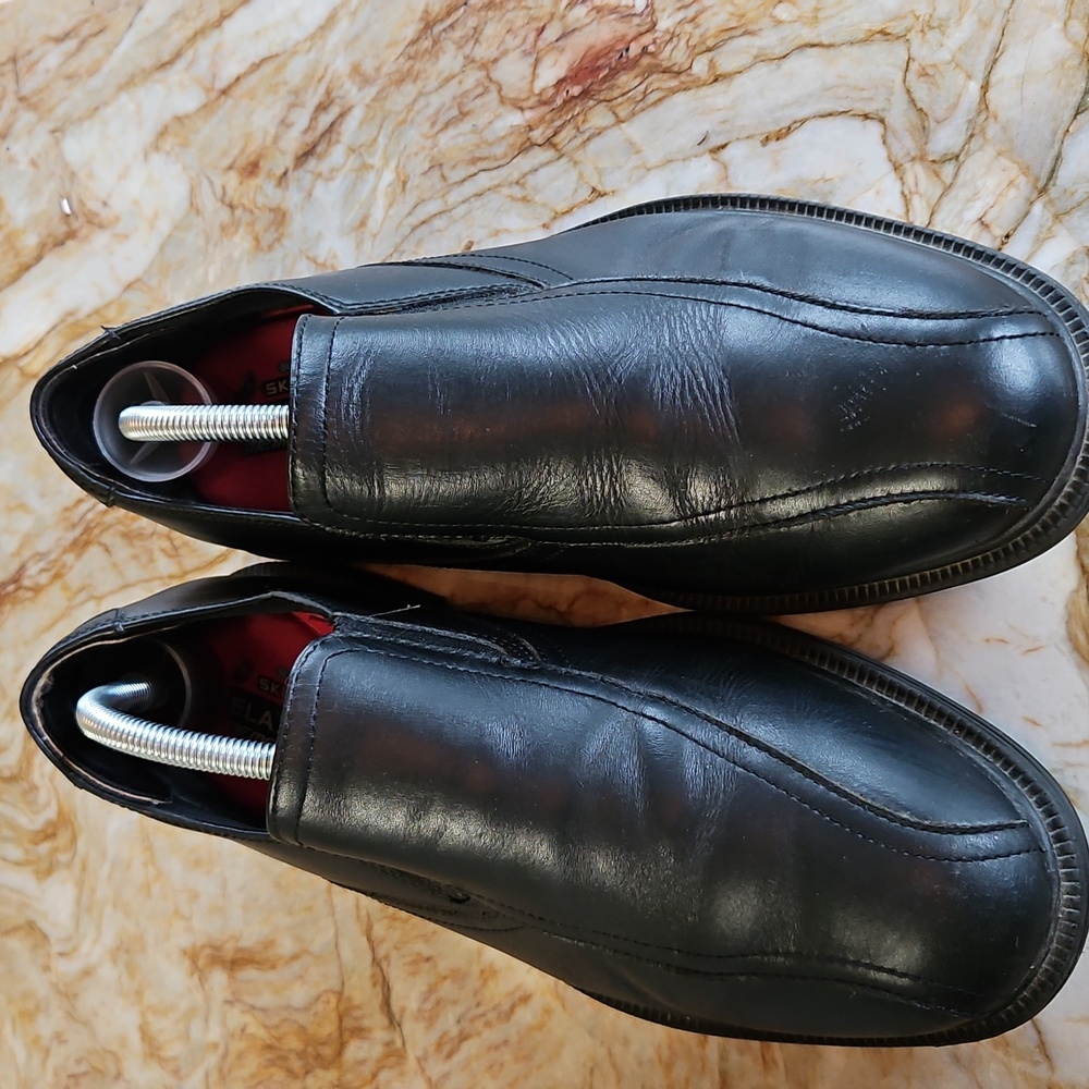 SKECHERS Black Leather Men's Loafers - 9.5